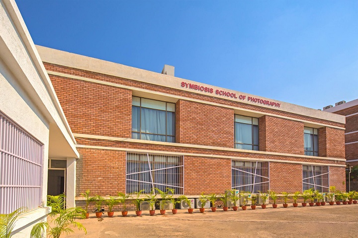 https://cache.careers360.mobi/media/colleges/social-media/media-gallery/30974/2020/10/19/Campus view of Symbiosis School of Photography Pune_Campus-view.jpg